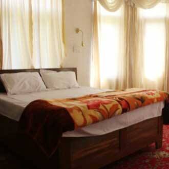 Greenwoods Inn, Srinagar 3